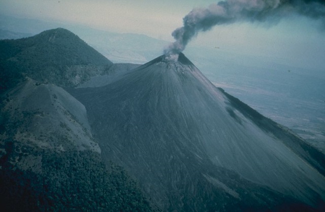 Извержение вулкана Пакая в 1976 г.