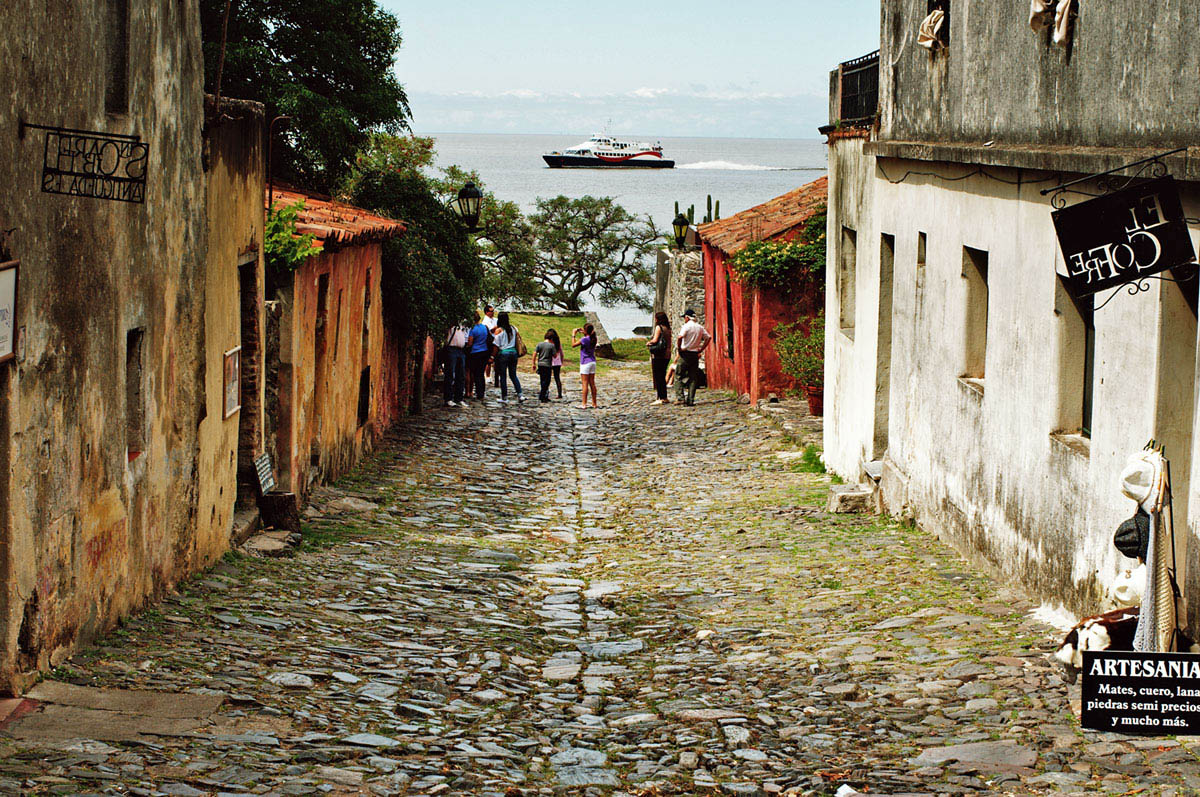 Историческая часть города Колония-дель-Сакраменто. Уругвай.