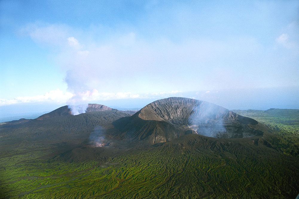 Вулкан Амбрим на острове Малампа(Вануату).