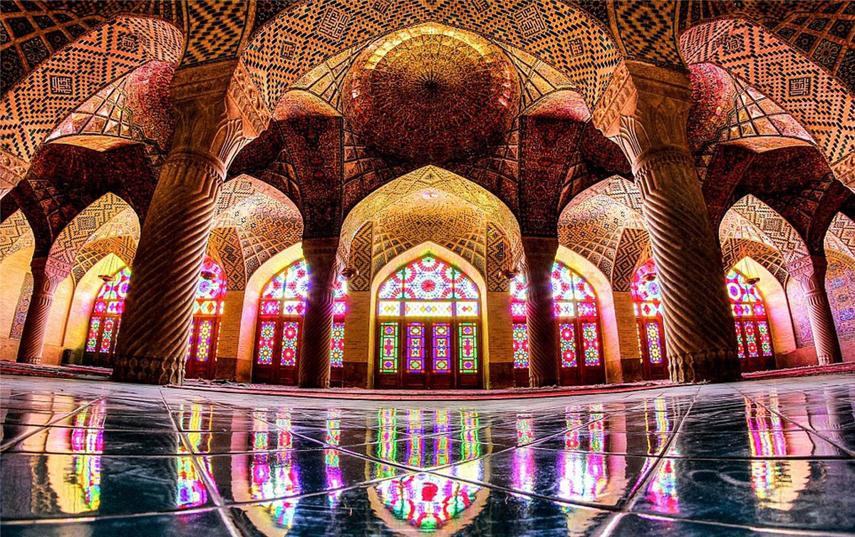 Внутри мечети. Иран.